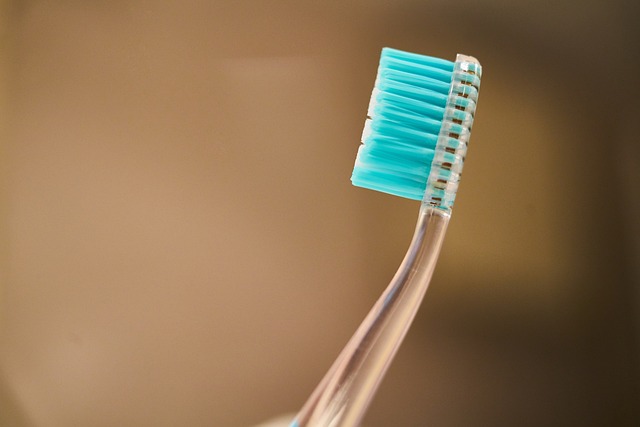 Elektrisk tandbørste vs. tandbørstehoved – hvilken er bedst for dit helbred?